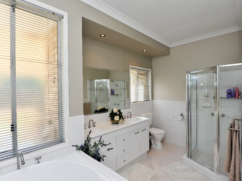 19 Edgeworth Place, Helensvale QLD 4212