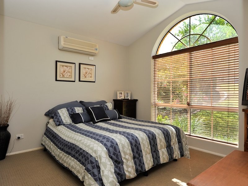 19 Edgeworth Place, Helensvale QLD 4212