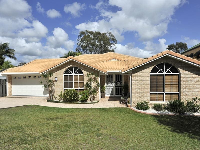 19 Edgeworth Place, Helensvale QLD 4212