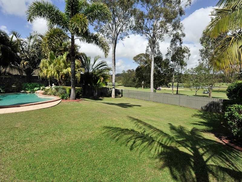 19 Edgeworth Place, Helensvale QLD 4212