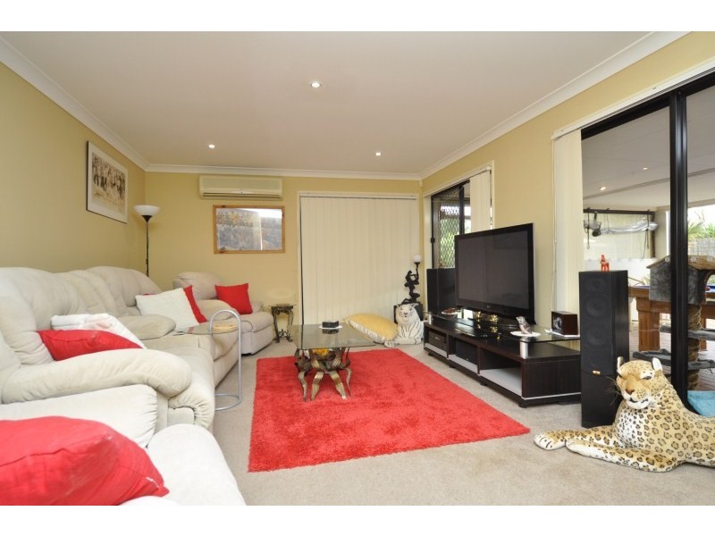 8 Duice Court, Oxenford QLD 4210