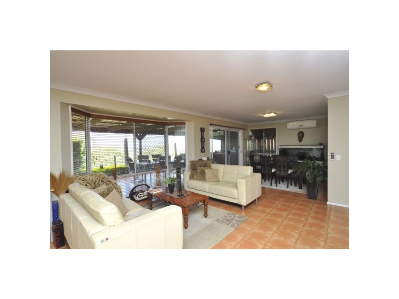 23 Crestridge Crescent, Oxenford QLD 4210
