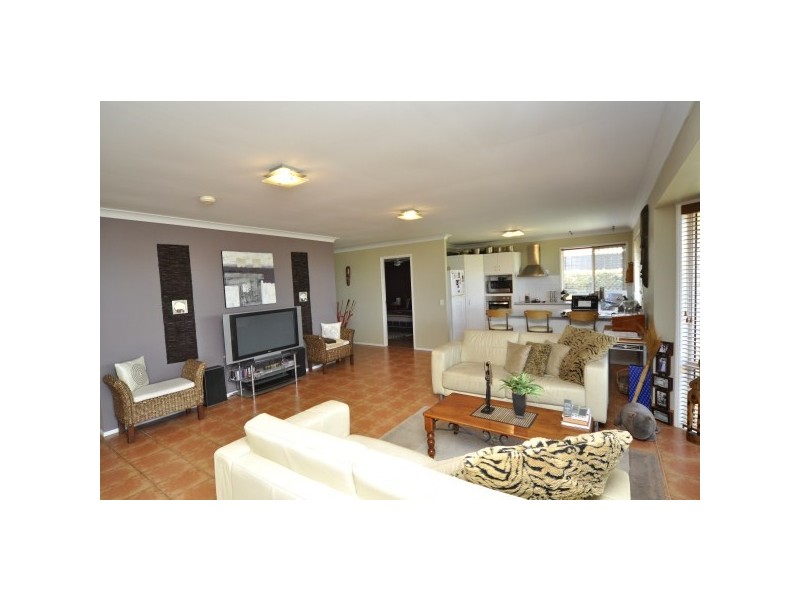 23 Crestridge Crescent, Oxenford QLD 4210