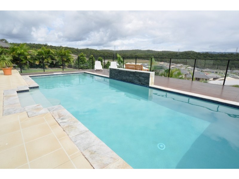 19 Wunburra Circle, Pacific Pines QLD 4211