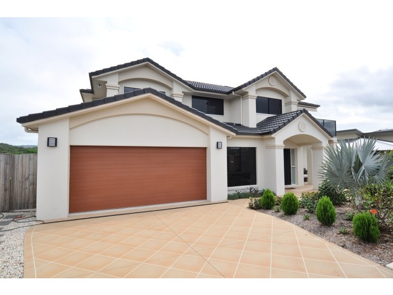 19 Wunburra Circle, Pacific Pines QLD 4211