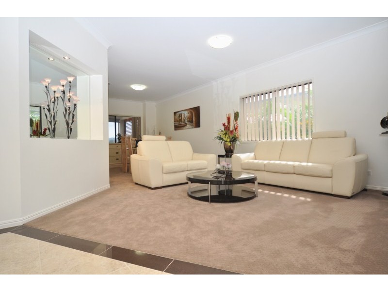 19 Wunburra Circle, Pacific Pines QLD 4211