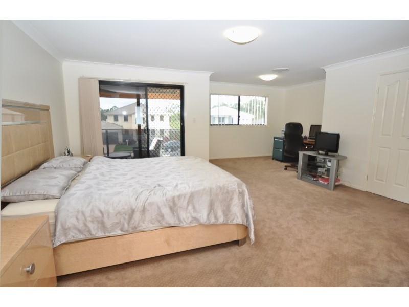 19 Wunburra Circle, Pacific Pines QLD 4211