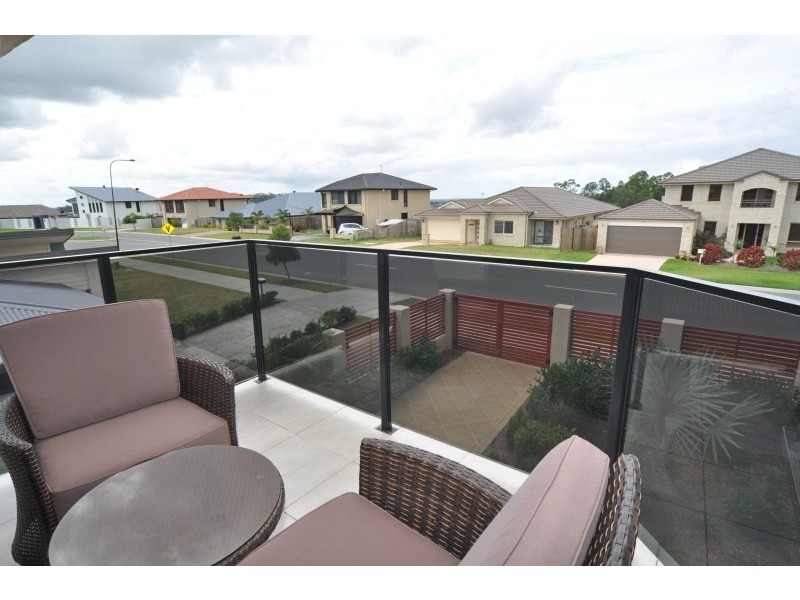 19 Wunburra Circle, Pacific Pines QLD 4211