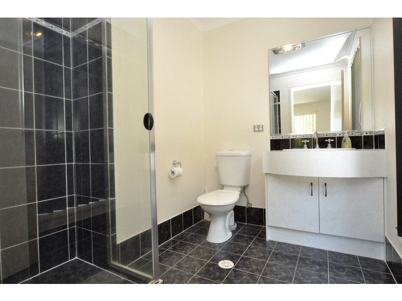 4 Fitzgerald Close, Maudsland QLD 4210