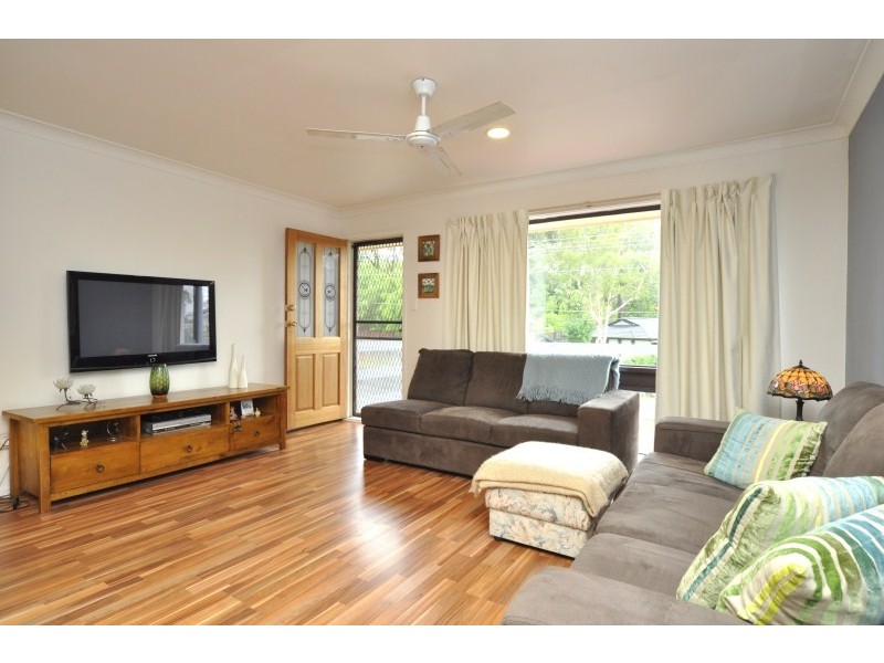 10 Innes Avenue, Molendinar QLD 4214