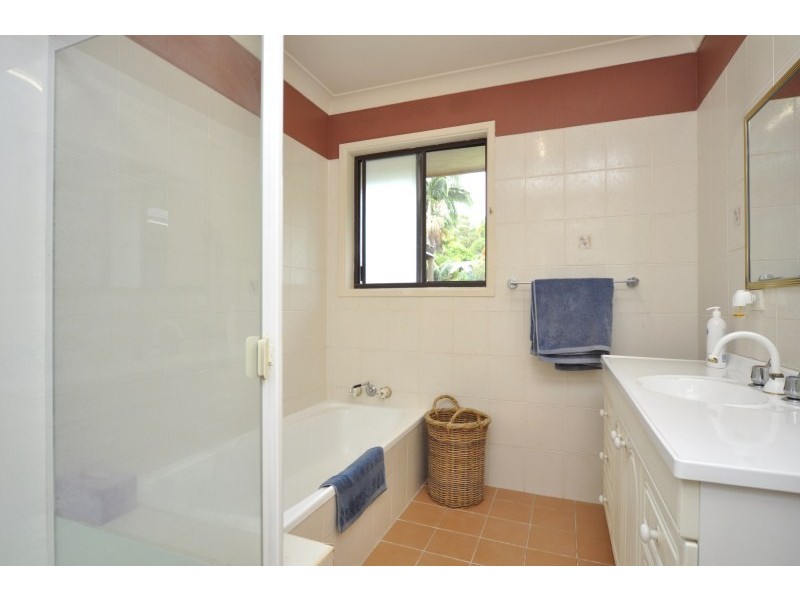 10 Innes Avenue, Molendinar QLD 4214