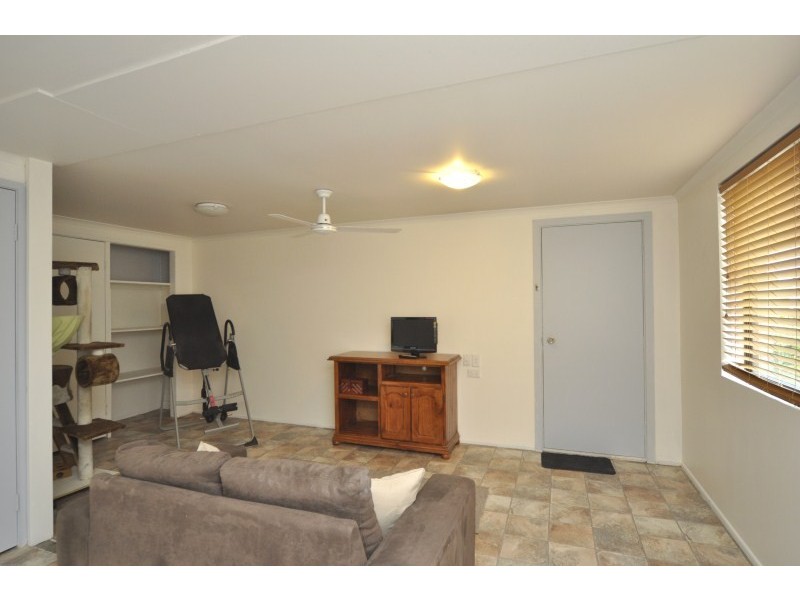 10 Innes Avenue, Molendinar QLD 4214