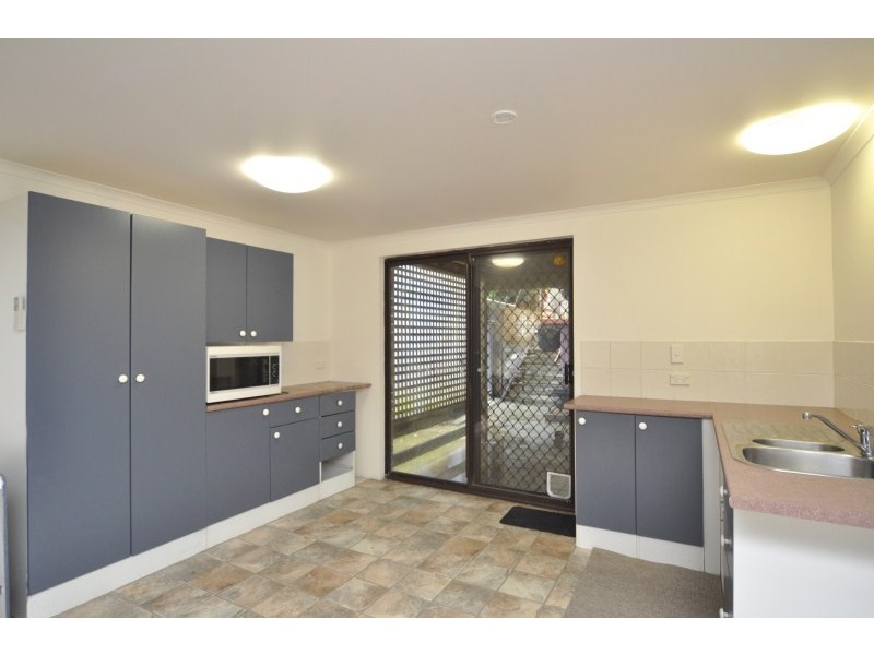 10 Innes Avenue, Molendinar QLD 4214