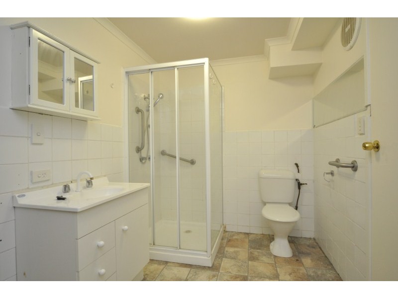 10 Innes Avenue, Molendinar QLD 4214