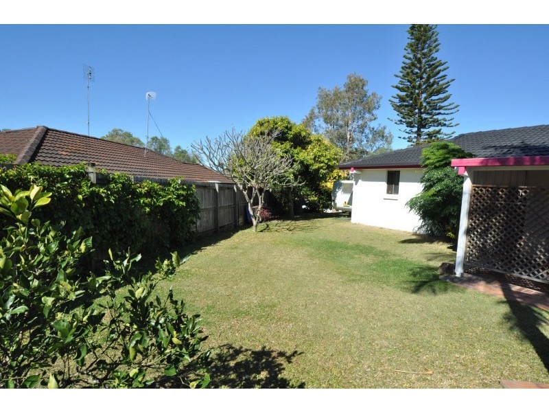 4 Narooma Place, Helensvale QLD 4212