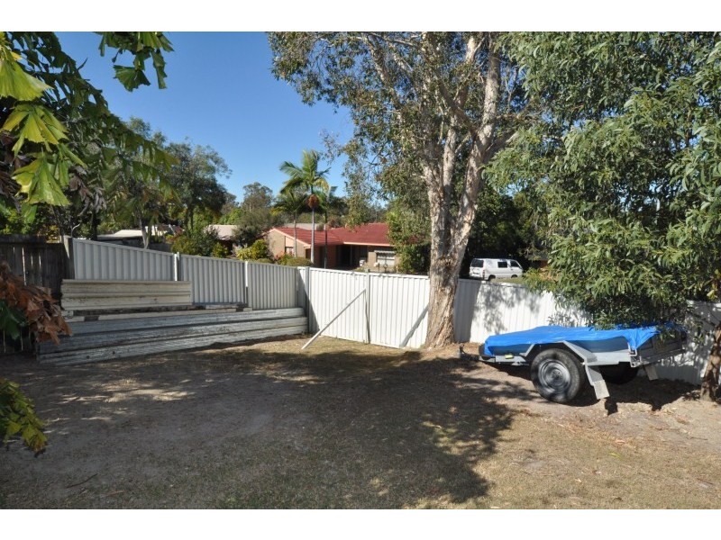 4 Narooma Place, Helensvale QLD 4212