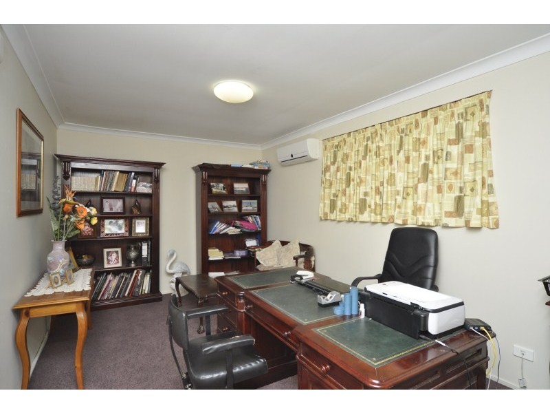 4 Narooma Place, Helensvale QLD 4212