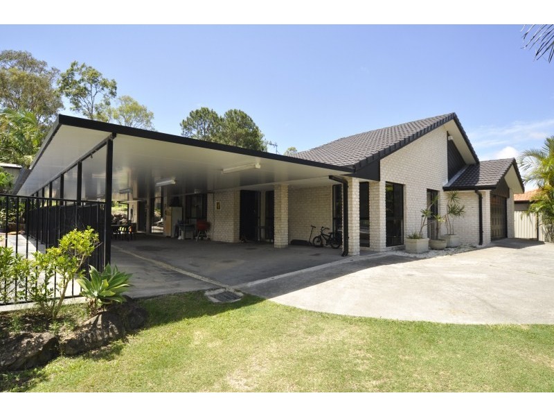 32 Galapagos Way, Pacific Pines QLD 4211
