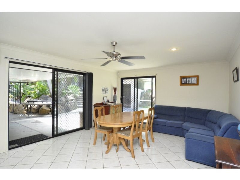 32 Galapagos Way, Pacific Pines QLD 4211