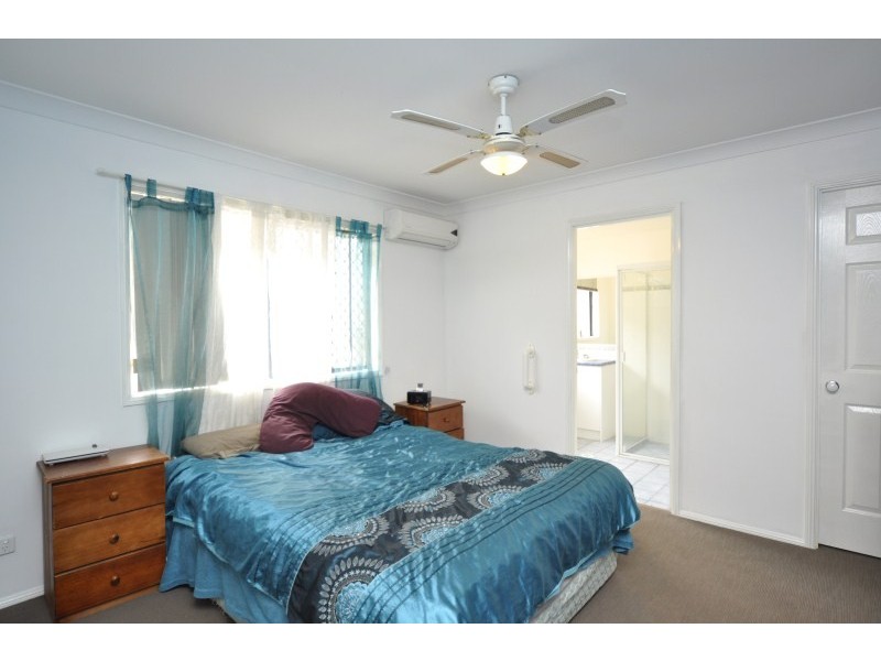 8 Kosrae Street, Pacific Pines QLD 4211