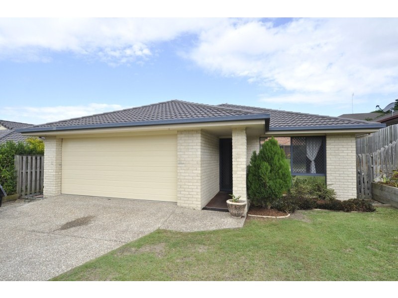 8 Kosrae Street, Pacific Pines QLD 4211