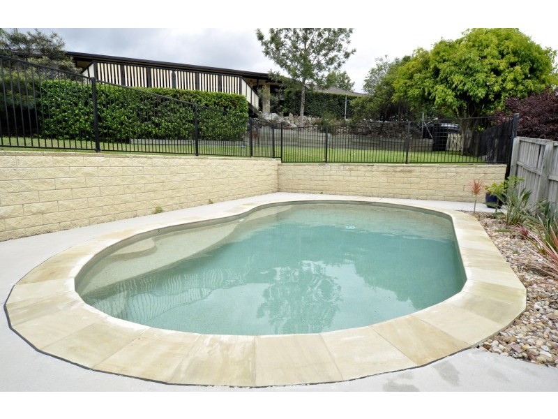 16 Duice Court, Oxenford QLD 4210