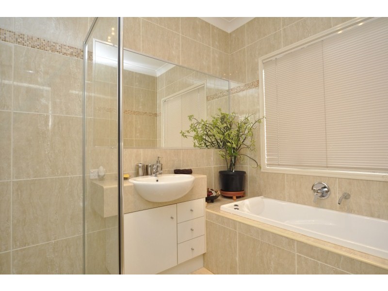 18 Irvine Street, Pacific Pines QLD 4211