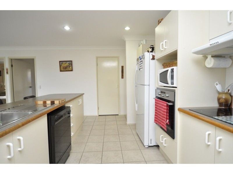 22 Crestridge Crescent, Oxenford QLD 4210