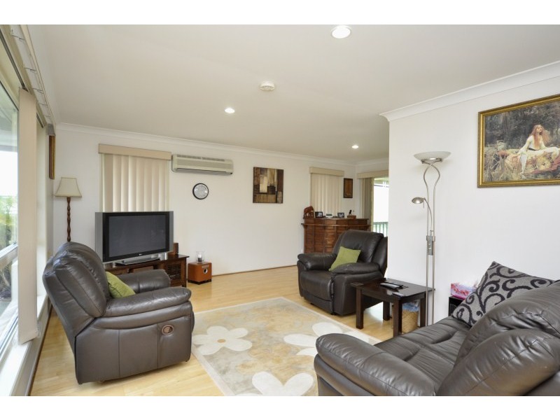 22 Crestridge Crescent, Oxenford QLD 4210