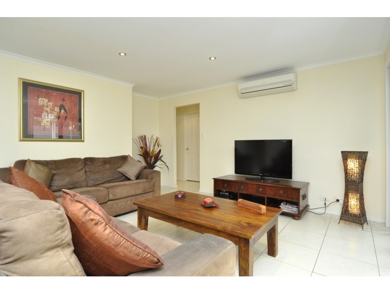 24 Chartwell Drive, Benowa QLD 4217