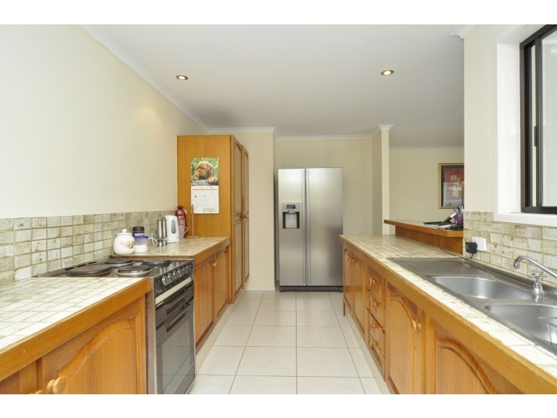 24 Chartwell Drive, Benowa QLD 4217