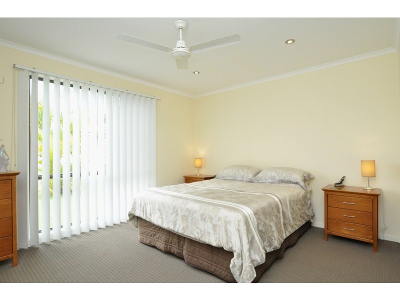 24 Chartwell Drive, Benowa QLD 4217