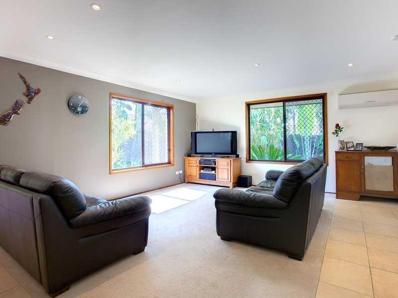 4 Nebo Place, Helensvale QLD 4212