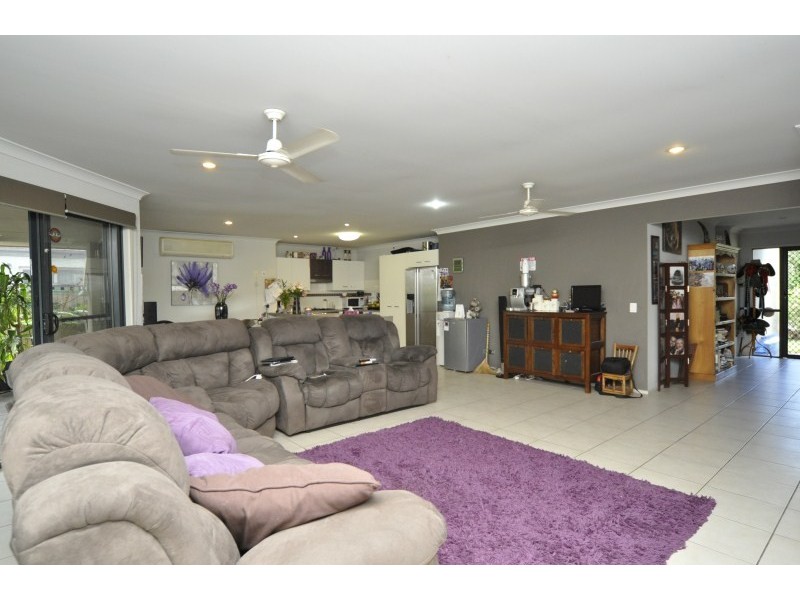 59 Cobb & Co Drive, Oxenford QLD 4210
