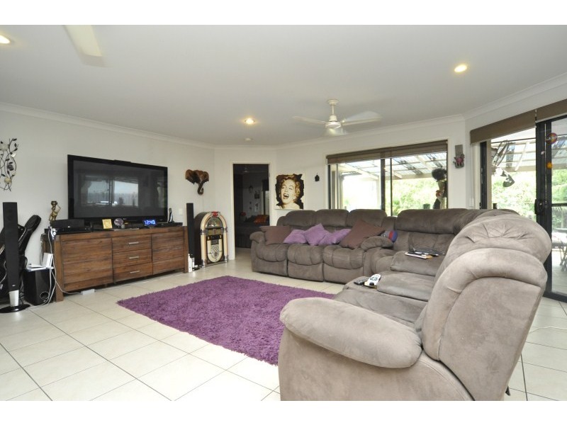 59 Cobb & Co Drive, Oxenford QLD 4210