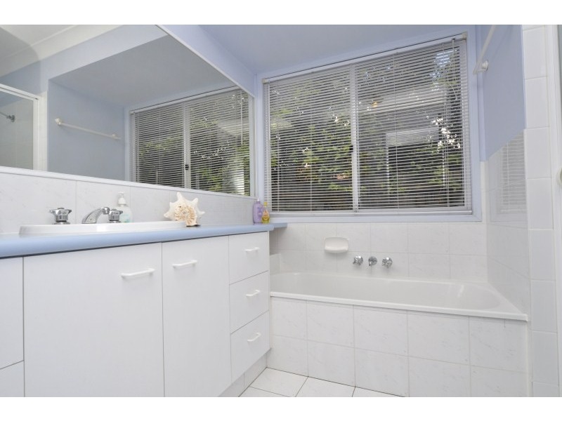 11 Glendale Place, Helensvale QLD 4212