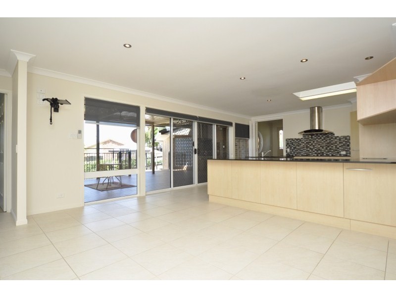 9 Wittenoom Court, Helensvale QLD 4212