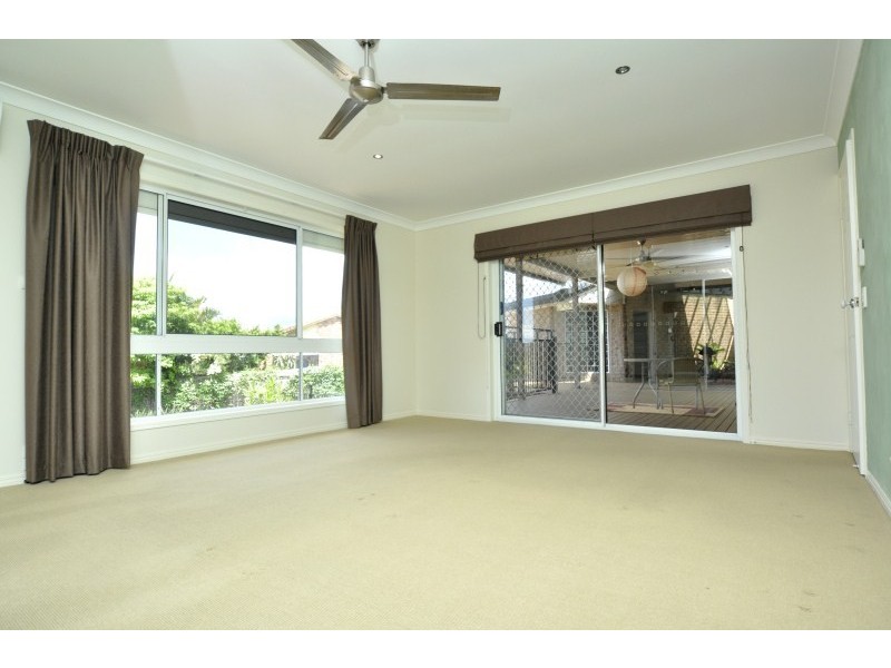 9 Wittenoom Court, Helensvale QLD 4212
