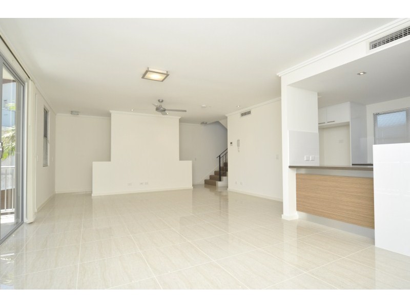 110/56 Sickle Avenue, Hope Island QLD 4212