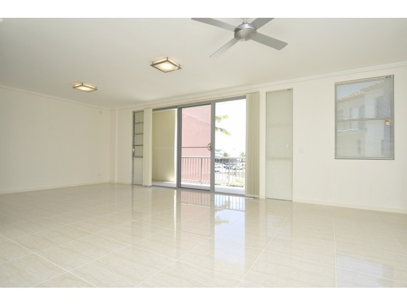 110/56 Sickle Avenue, Hope Island QLD 4212