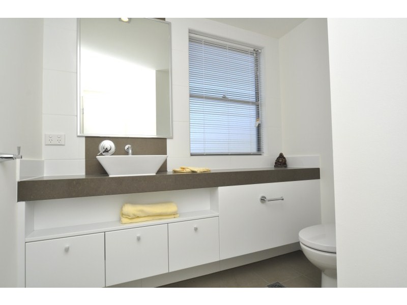 110/56 Sickle Avenue, Hope Island QLD 4212
