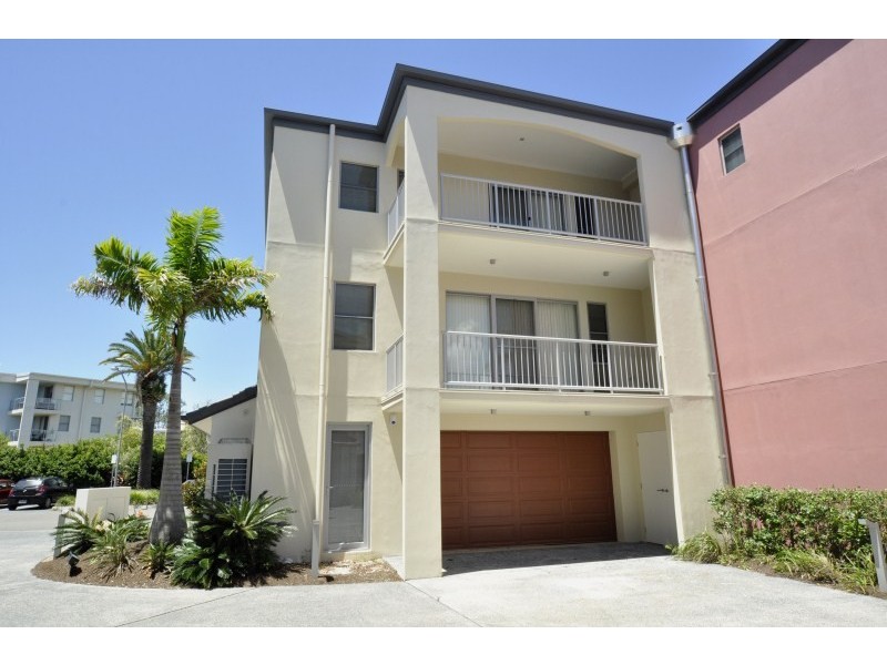 110/56 Sickle Avenue, Hope Island QLD 4212