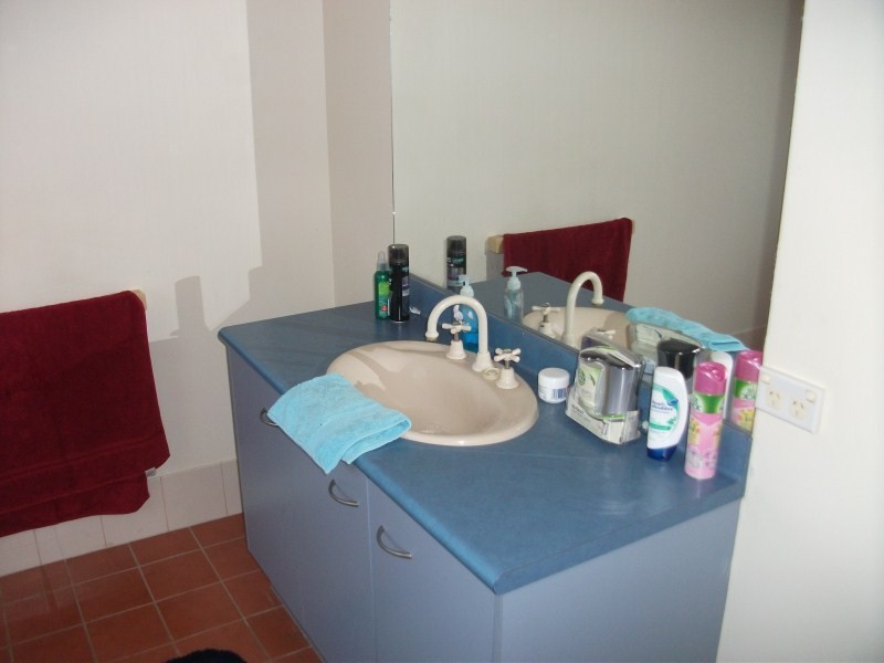 12 Matzia Avenue, Pacific Pines QLD 4211