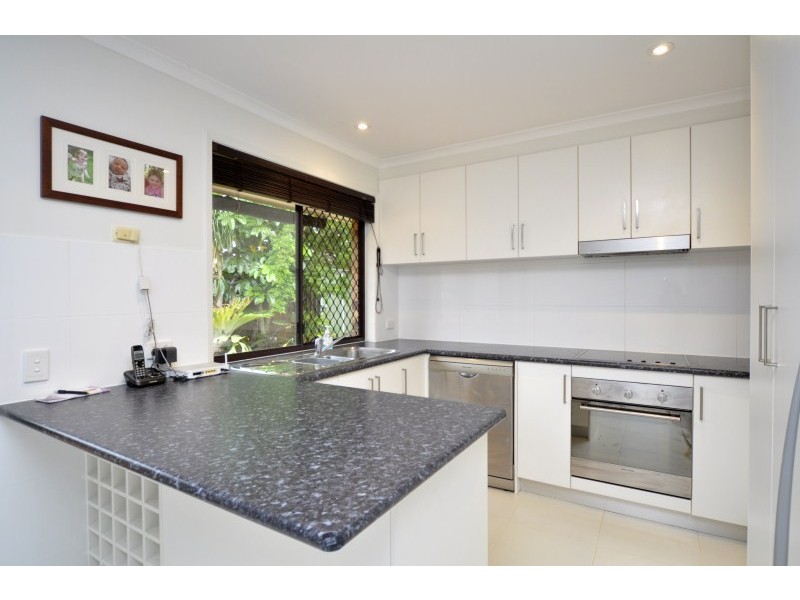 1/4 Paramount Place, Oxenford QLD 4210