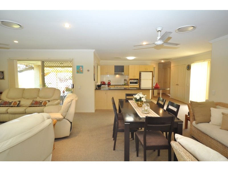 95 Lindfield Road, Helensvale QLD 4212