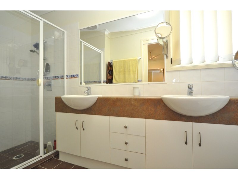 95 Lindfield Road, Helensvale QLD 4212