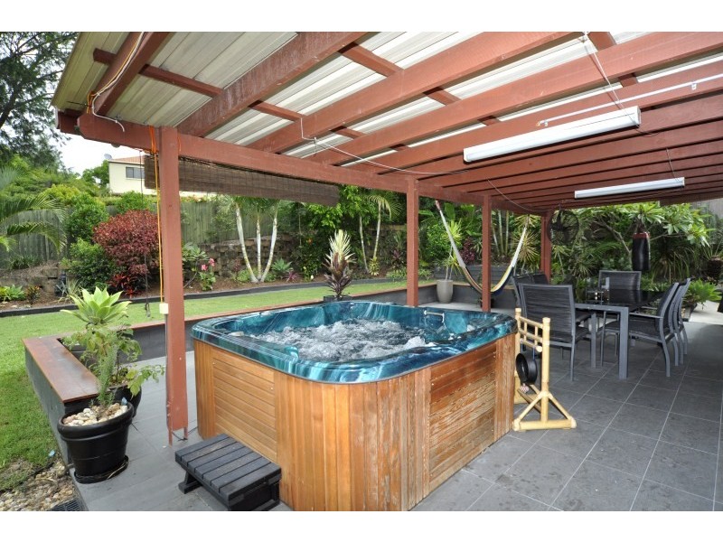 13 Broadway Drive, Oxenford QLD 4210