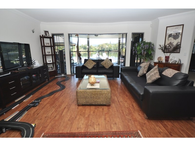 61 Brittany Drive, Oxenford QLD 4210