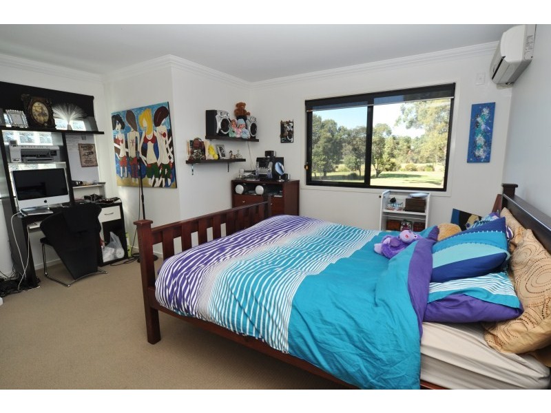 61 Brittany Drive, Oxenford QLD 4210