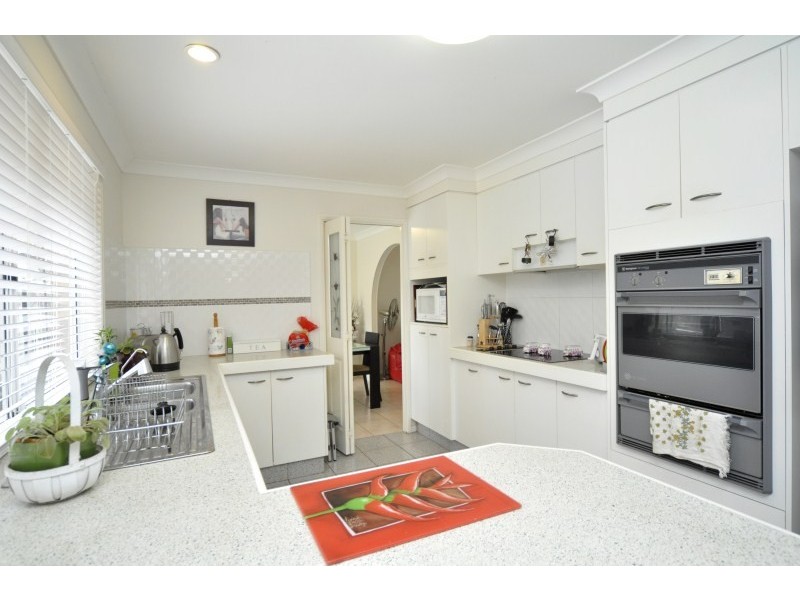 79 Parkes Drive, Helensvale QLD 4212